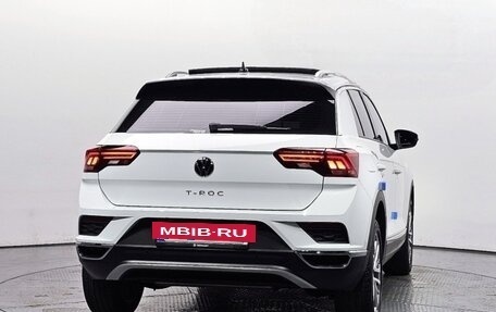 Volkswagen T-Roc I, 2021 год, 2 350 000 рублей, 4 фотография