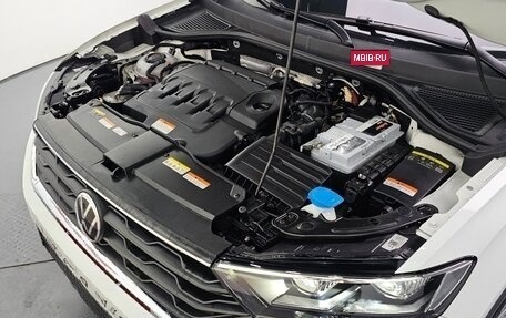 Volkswagen T-Roc I, 2021 год, 2 350 000 рублей, 18 фотография