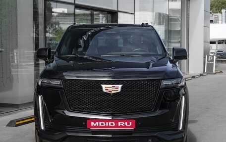 Cadillac Escalade V, 2022 год, 9 500 000 рублей, 2 фотография