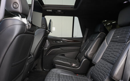 Cadillac Escalade V, 2022 год, 9 500 000 рублей, 15 фотография