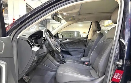 Volkswagen Tiguan II, 2022 год, 2 600 000 рублей, 8 фотография