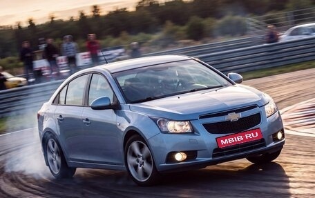 Chevrolet Cruze II, 2011 год, 700 000 рублей, 1 фотография