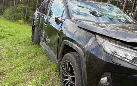 Toyota RAV4, 2021 год, 2 200 000 рублей, 2 фотография