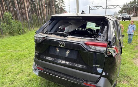 Toyota RAV4, 2021 год, 2 200 000 рублей, 8 фотография