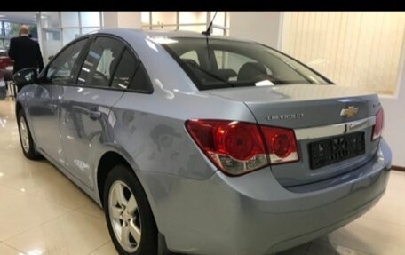 Chevrolet Cruze II, 2011 год, 700 000 рублей, 3 фотография