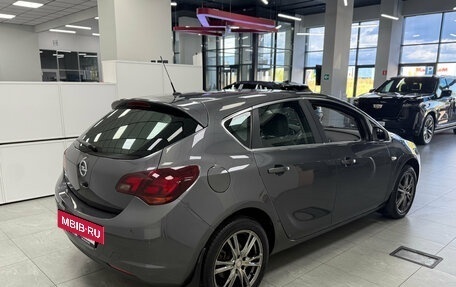 Opel Astra J, 2011 год, 640 001 рублей, 8 фотография