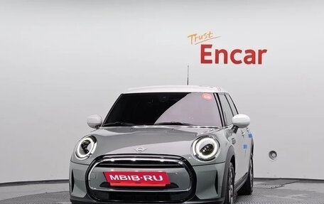 MINI Countryman II (F60), 2022 год, 2 490 000 рублей, 3 фотография