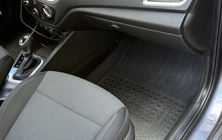 Hyundai Solaris II рестайлинг, 2017 год, 1 300 000 рублей, 24 фотография
