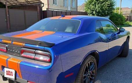 Dodge Challenger III рестайлинг 2, 2018 год, 3 650 000 рублей, 3 фотография