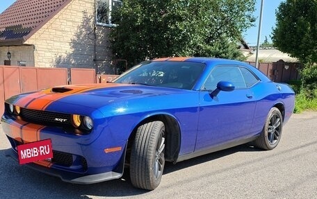 Dodge Challenger III рестайлинг 2, 2018 год, 3 650 000 рублей, 2 фотография
