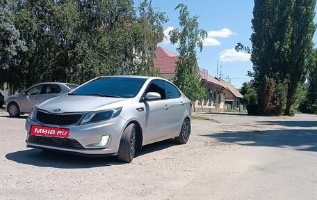 KIA Rio III рестайлинг, 2014 год, 1 075 000 рублей, 2 фотография