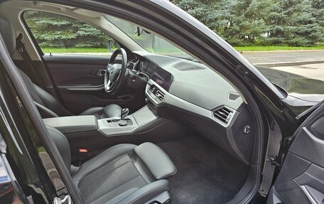 BMW 3 серия, 2020 год, 3 650 000 рублей, 13 фотография