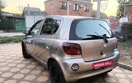 Toyota Vitz, 2001 год, 430 000 рублей, 3 фотография