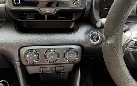 Toyota Yaris, 2020 год, 1 250 000 рублей, 10 фотография