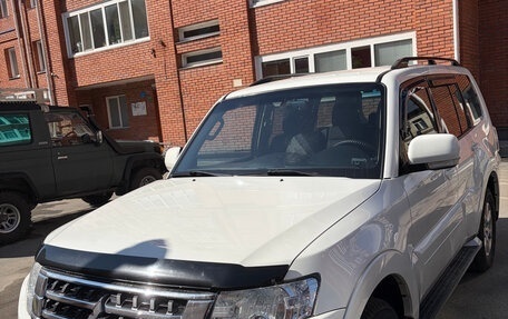 Mitsubishi Pajero IV, 2015 год, 2 990 000 рублей, 2 фотография