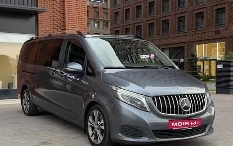 Mercedes-Benz V-Класс, 2017 год, 4 600 000 рублей, 3 фотография