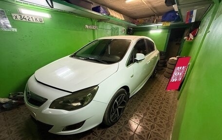 Opel Astra J, 2012 год, 860 000 рублей, 2 фотография
