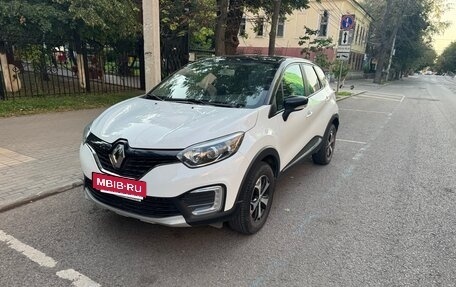 Renault Kaptur I рестайлинг, 2018 год, 1 850 000 рублей, 1 фотография