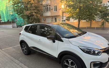 Renault Kaptur I рестайлинг, 2018 год, 1 850 000 рублей, 4 фотография