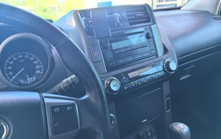 Toyota Land Cruiser Prado 150 рестайлинг 2, 2012 год, 2 700 000 рублей, 7 фотография
