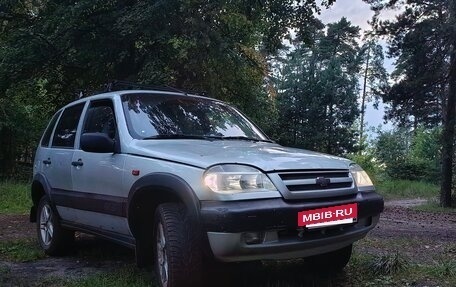 Chevrolet Niva I рестайлинг, 2005 год, 327 000 рублей, 2 фотография