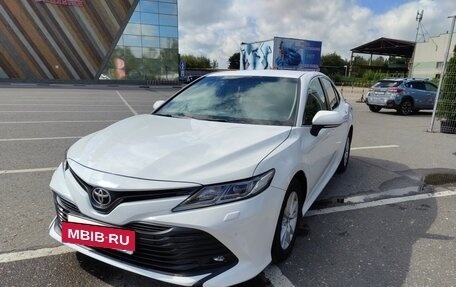 Toyota Camry, 2019 год, 2 499 999 рублей, 6 фотография