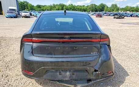 Toyota Prius IV XW50, 2023 год, 2 670 000 рублей, 6 фотография