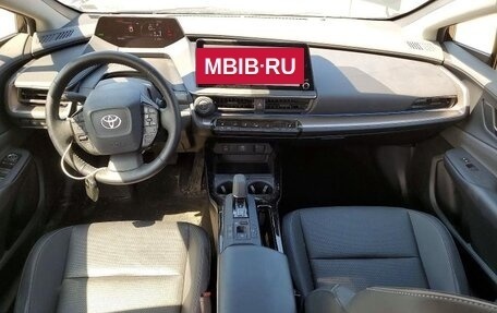 Toyota Prius IV XW50, 2023 год, 2 670 000 рублей, 8 фотография