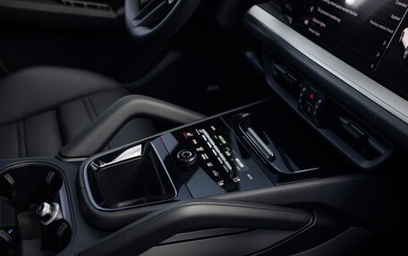 Porsche Cayenne III, 2024 год, 14 800 000 рублей, 14 фотография