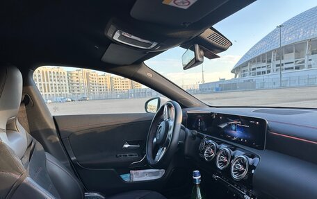 Mercedes-Benz CLA, 2019 год, 3 050 000 рублей, 3 фотография