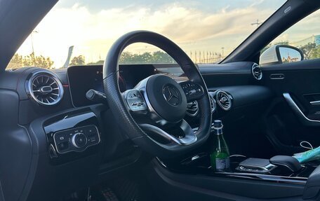 Mercedes-Benz CLA, 2019 год, 3 050 000 рублей, 4 фотография
