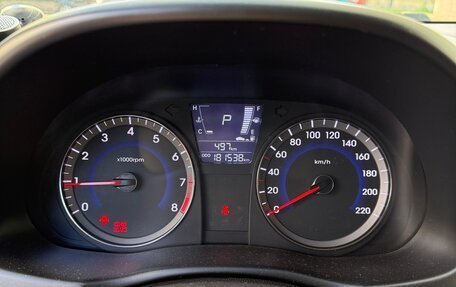 Hyundai Solaris II рестайлинг, 2013 год, 900 000 рублей, 10 фотография