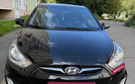 Hyundai Solaris II рестайлинг, 2013 год, 900 000 рублей, 6 фотография