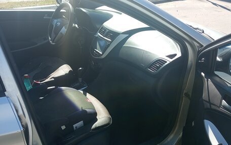 Hyundai Solaris II рестайлинг, 2013 год, 410 000 рублей, 6 фотография