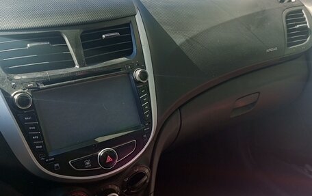 Hyundai Solaris II рестайлинг, 2013 год, 410 000 рублей, 3 фотография