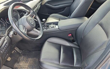 Mazda 3, 2019 год, 2 000 000 рублей, 9 фотография