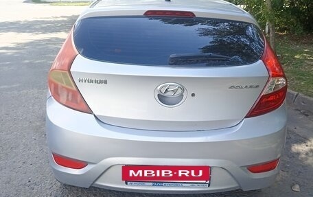 Hyundai Solaris II рестайлинг, 2012 год, 800 000 рублей, 6 фотография