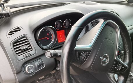 Opel Insignia II рестайлинг, 2010 год, 900 000 рублей, 8 фотография