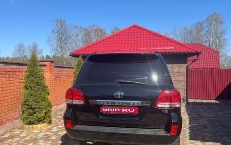 Toyota Land Cruiser 200, 2010 год, 3 300 000 рублей, 6 фотография