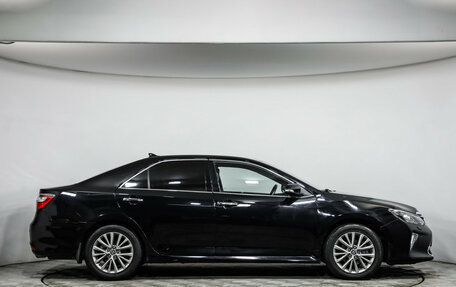 Toyota Camry, 2017 год, 1 699 000 рублей, 4 фотография