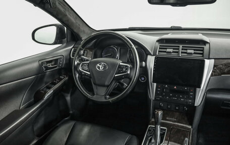 Toyota Camry, 2017 год, 1 699 000 рублей, 9 фотография