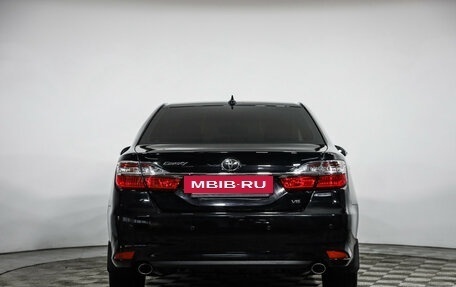 Toyota Camry, 2017 год, 1 699 000 рублей, 6 фотография