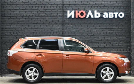 Mitsubishi Outlander III рестайлинг 3, 2013 год, 950 000 рублей, 7 фотография