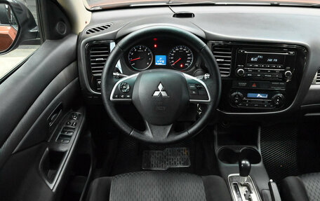 Mitsubishi Outlander III рестайлинг 3, 2013 год, 950 000 рублей, 12 фотография