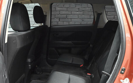 Mitsubishi Outlander III рестайлинг 3, 2013 год, 950 000 рублей, 11 фотография