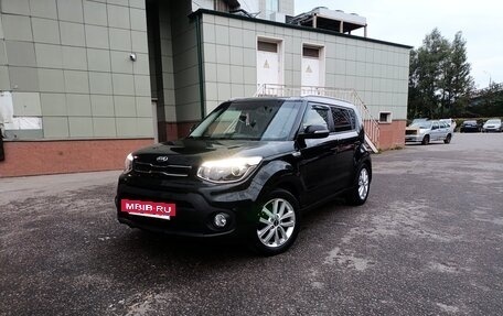 KIA Soul II рестайлинг, 2017 год, 1 800 000 рублей, 2 фотография