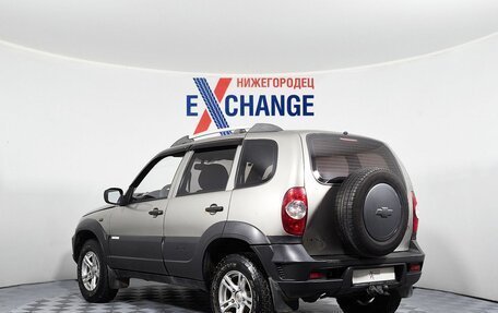 Chevrolet Niva I рестайлинг, 2011 год, 405 000 рублей, 4 фотография