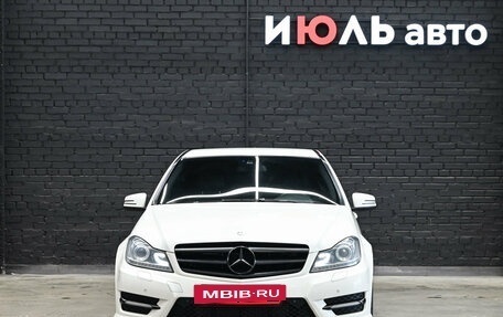 Mercedes-Benz C-Класс, 2011 год, 1 300 000 рублей, 2 фотография