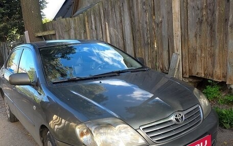 Toyota Corolla, 2004 год, 450 000 рублей, 3 фотография