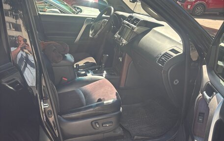 Toyota Land Cruiser Prado 150 рестайлинг 2, 2014 год, 3 240 000 рублей, 5 фотография